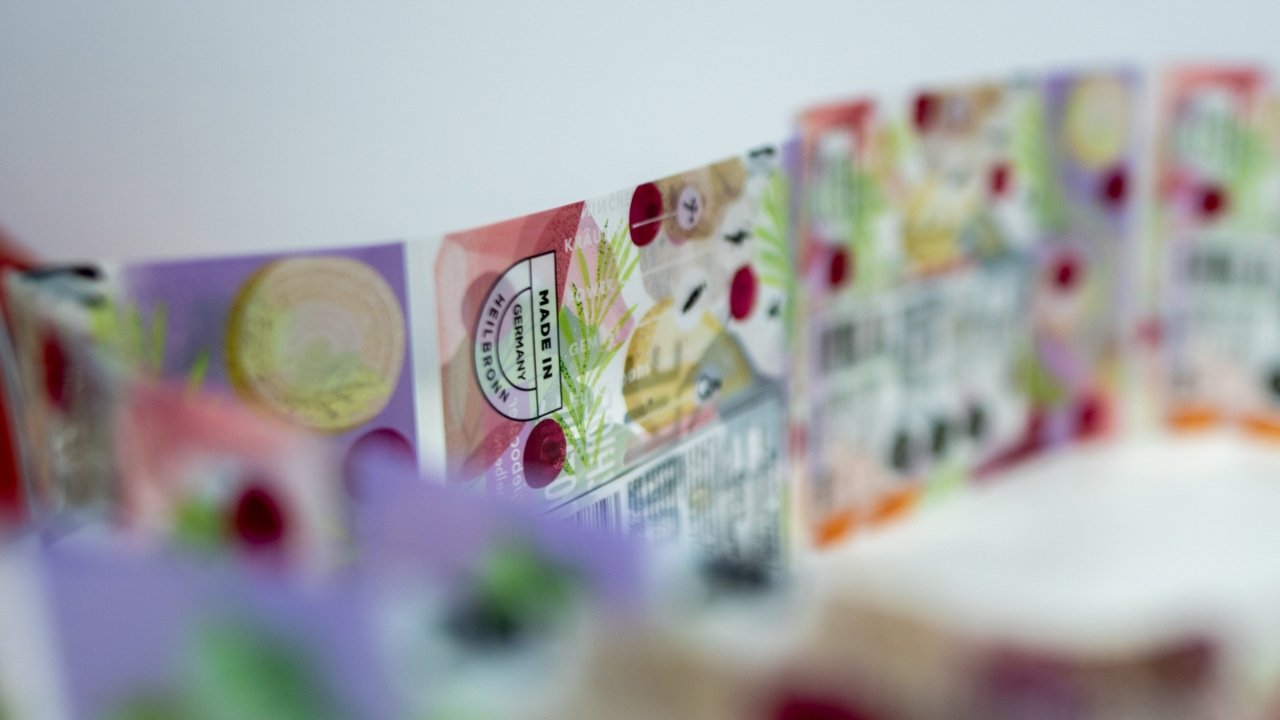 Shrink Sleeve Label Applications Process